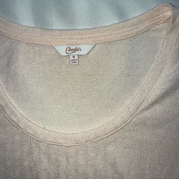 Candie's Light Pink Twist Front Tee Size Medium - Picture 4 of 4